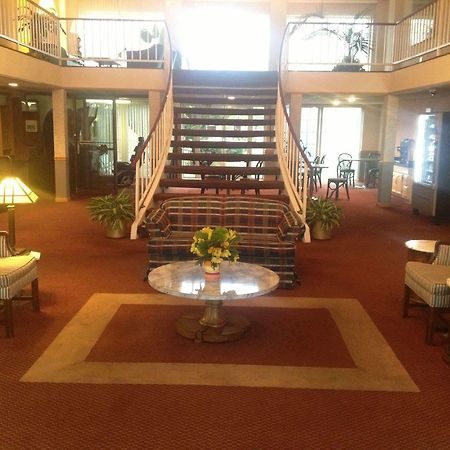 Aurora Fox Valley Inn Екстер'єр фото