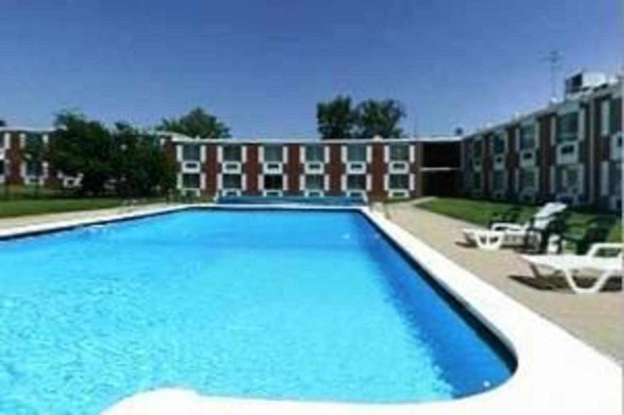 Aurora Fox Valley Inn Зручності фото